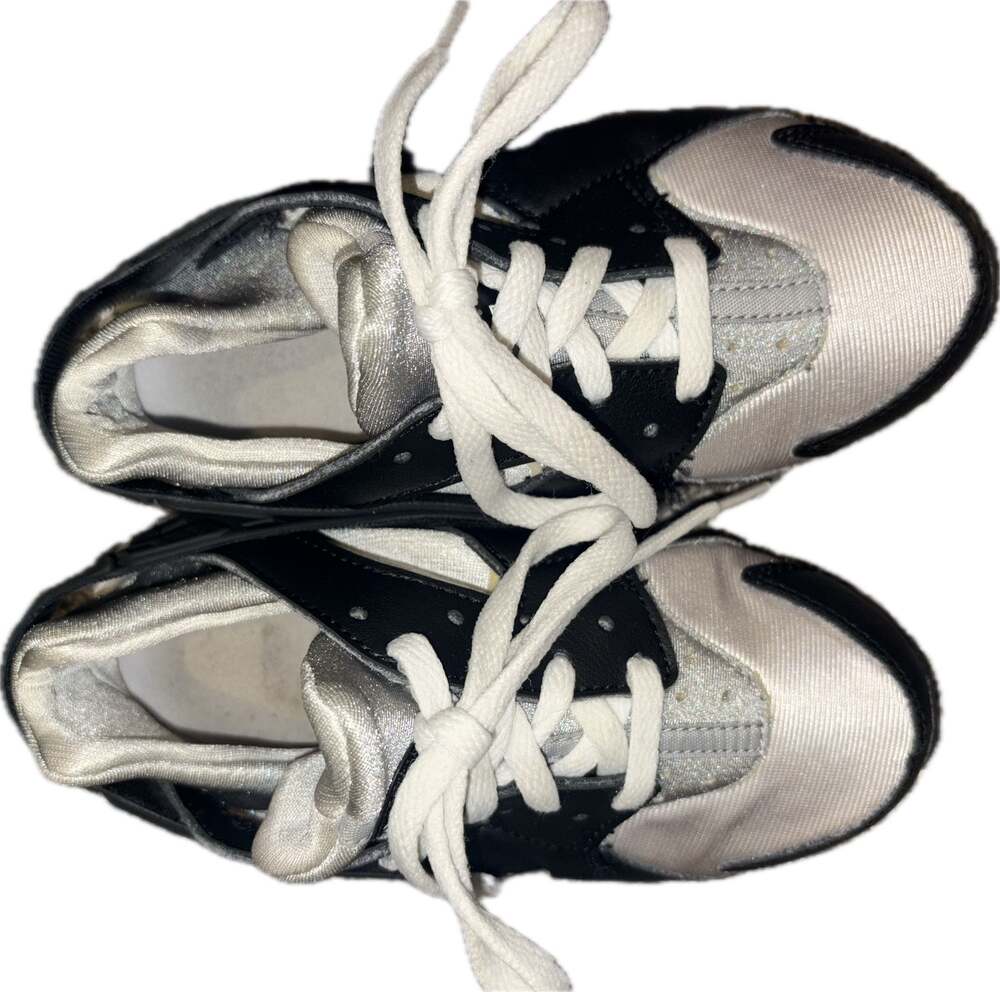 Nike Air Huarache Kids 13C Metallic Silver Black Shoes 704949-044 - Picture 4 of 7